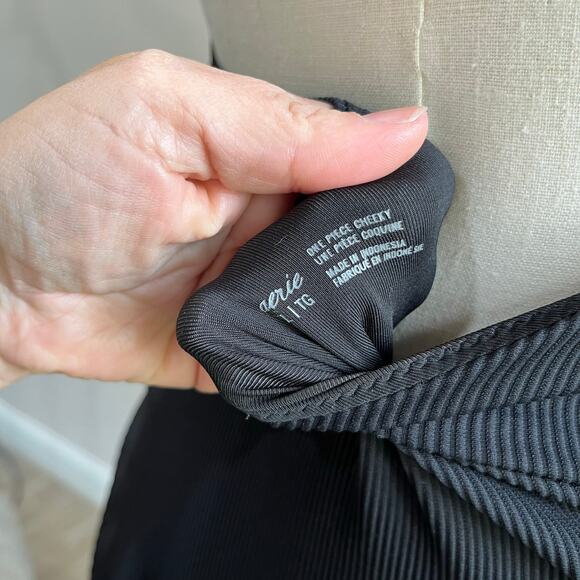 Aerie Black Ribbed One Piece Swimsuit Strapless Cheeky Size XL - Picture 6 of 7